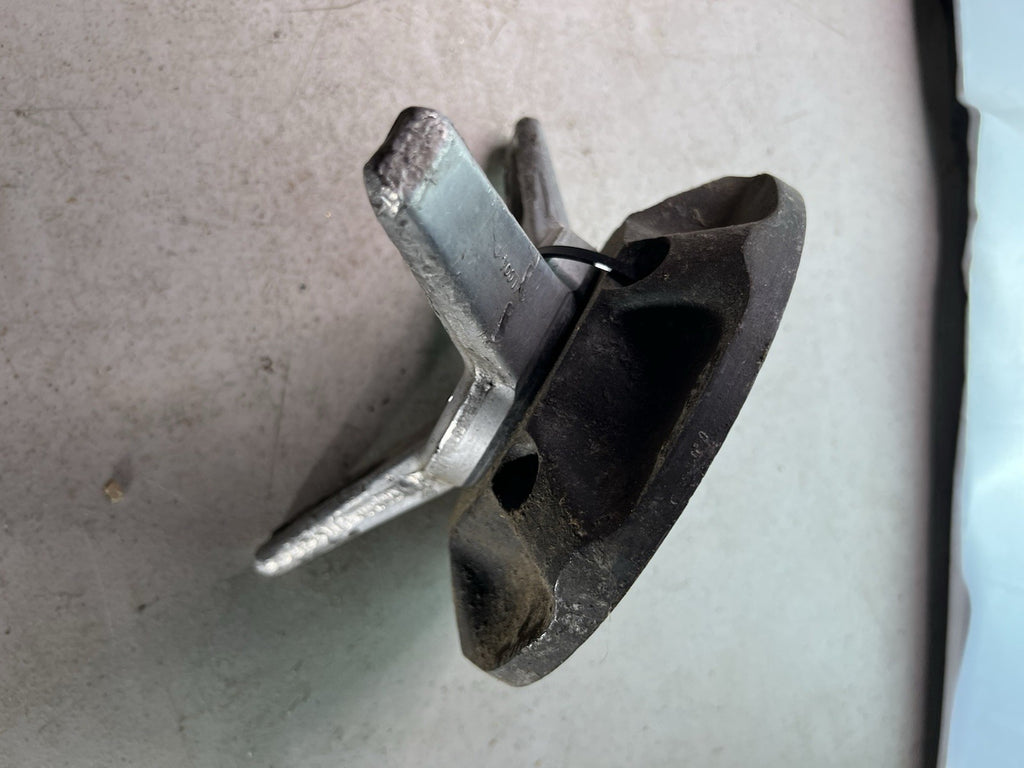 Vintage Halibrand 3-Prong Knock-Off Center Hub Adapter2