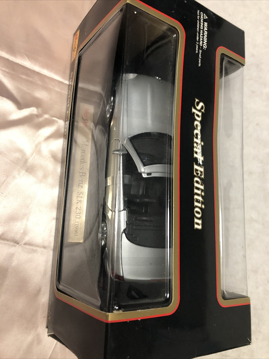 Maisto Special Edition Mercedes Benz SLK 230 - 1:181