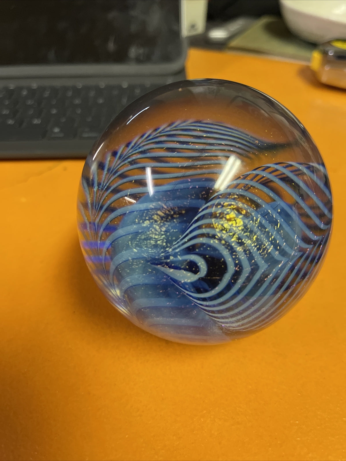 VTG. SIGNED EICKHOLT 1990  BLUE SWIRL DICHROIC ART GLASS PAPERWEIGHT WMCH2