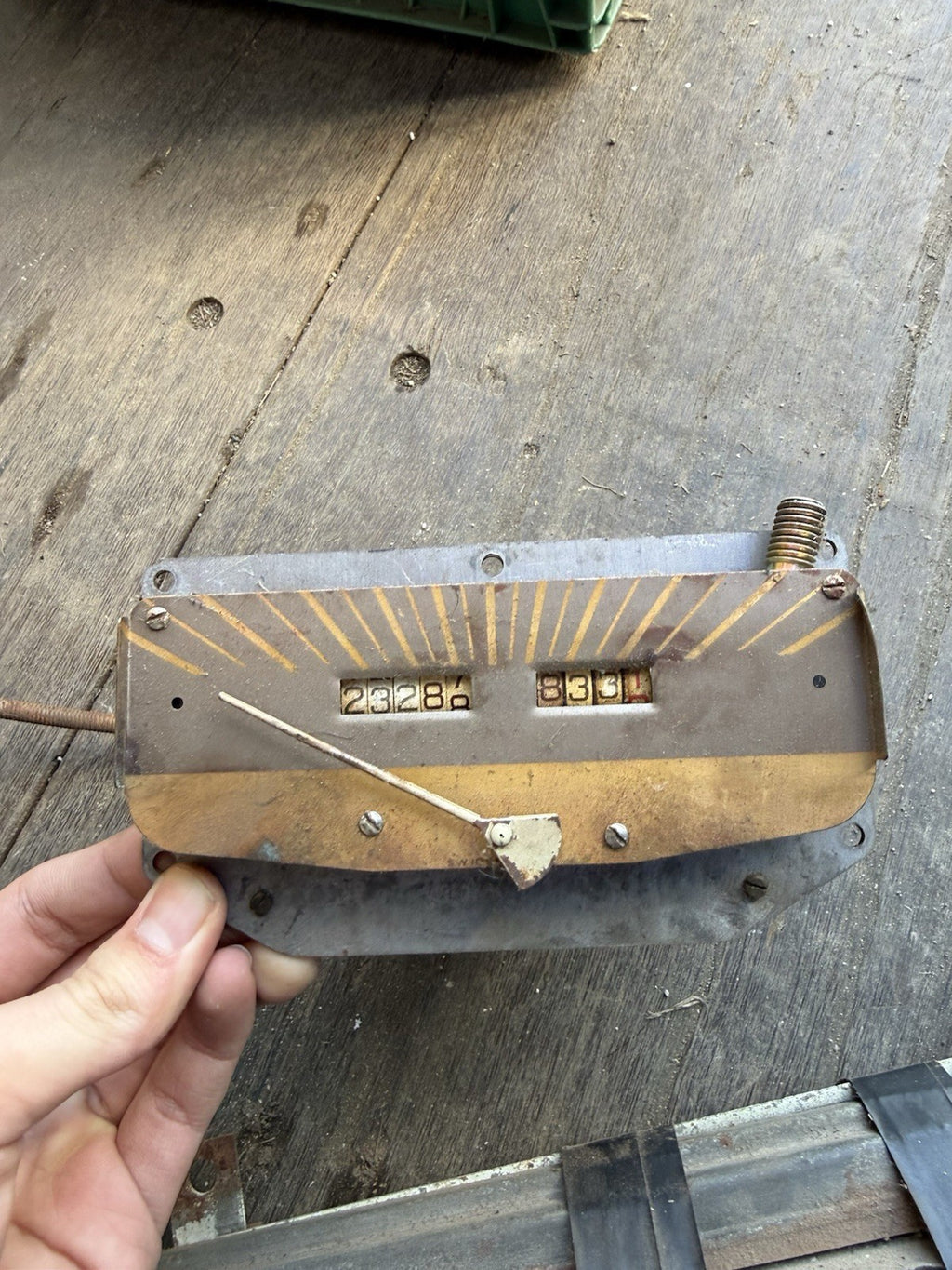 Vintage 1940s Vintage Ford Mechanical Speedometer0