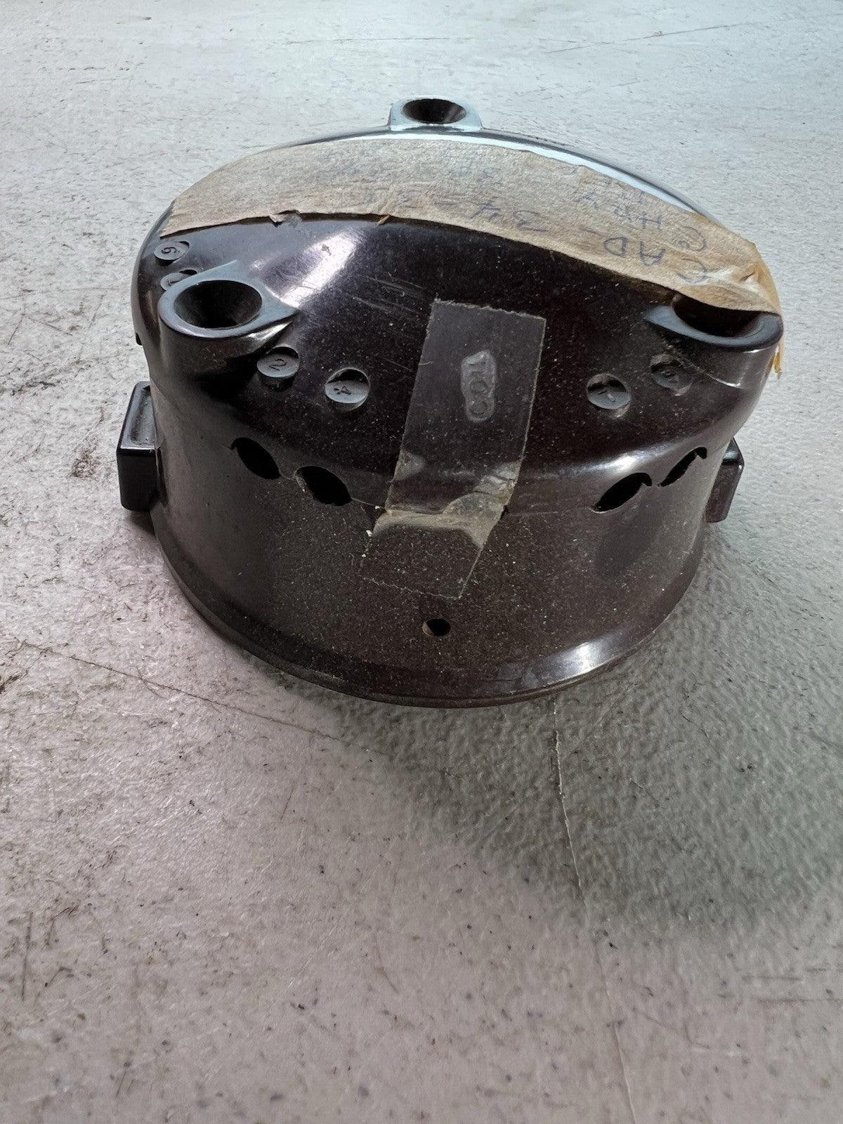Vintage Distributor Cap – 1934–35 Cadillac, 1930–34 Chrysler, 1931–33 REO2