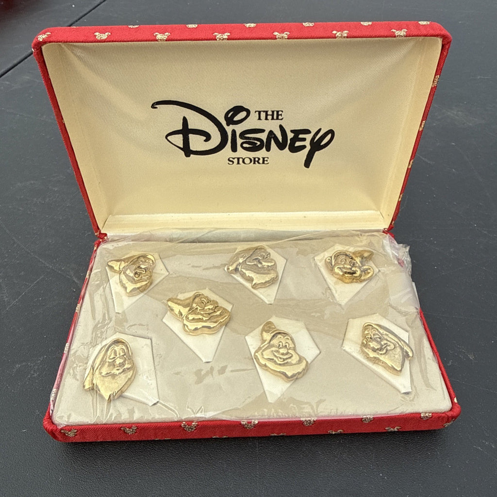 Disney 3D Gold Tone Snow White Seven Dwarfs In Original Box pin set of 7 pins0