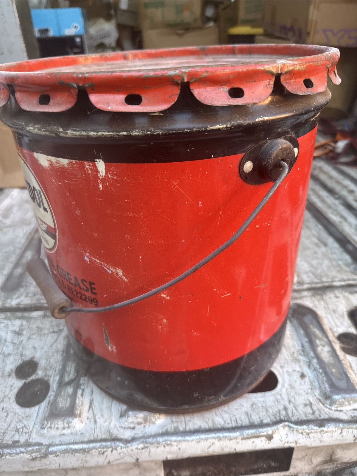 Vintage Veedol Flying A multipurpose Gear  Lubricant Grease Oil Can 35 LBS.6