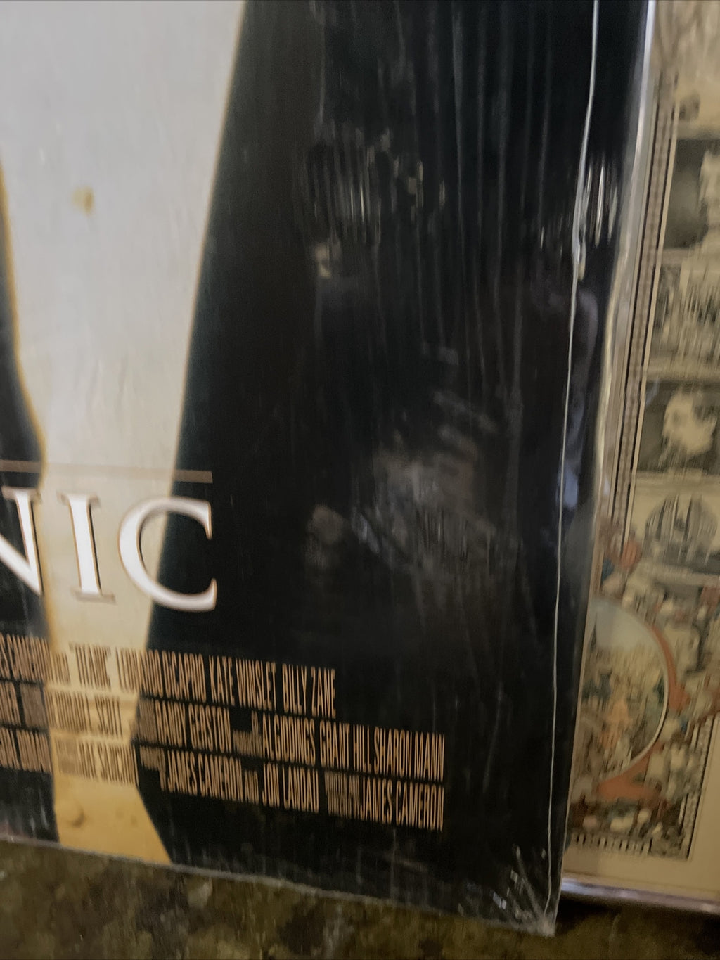 TITANIC 1997 MOVIE POSTER LEONARDO DICAPRIO KATE WINSLET 23” X 33”3