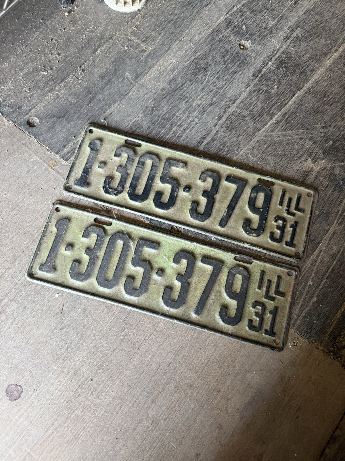 Vintage 1931 Illinois License Plate Pair - Original Matched Set - Ford Model A1