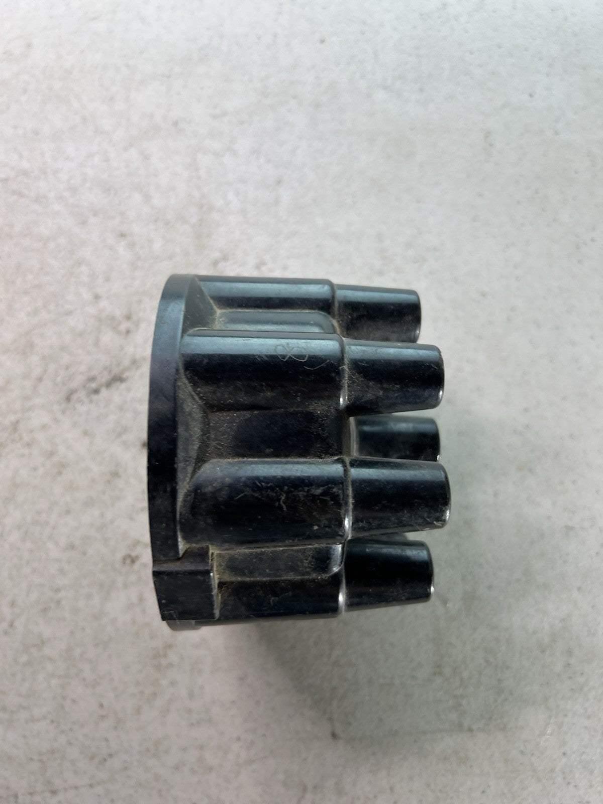 Vintage 8-Cylinder Distributor Cap – Black Bakelite Style3