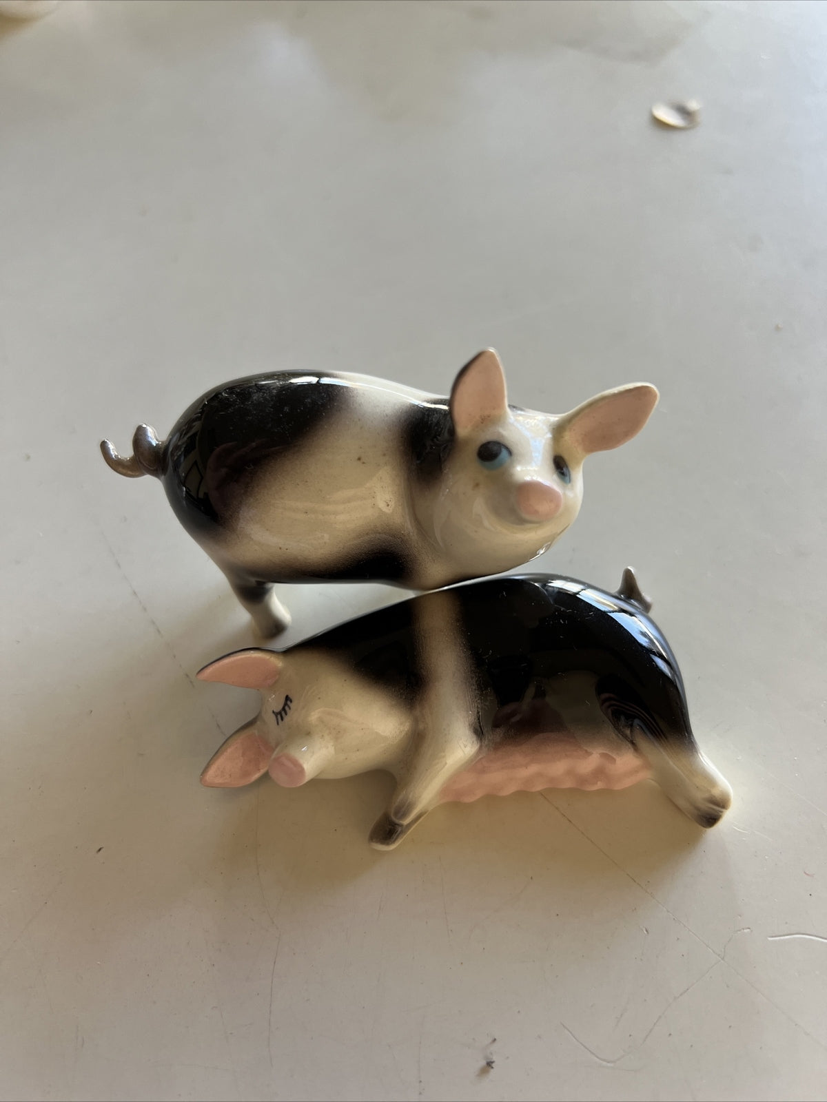 Vintage Pair of Small Pig Figurines Porcelain2