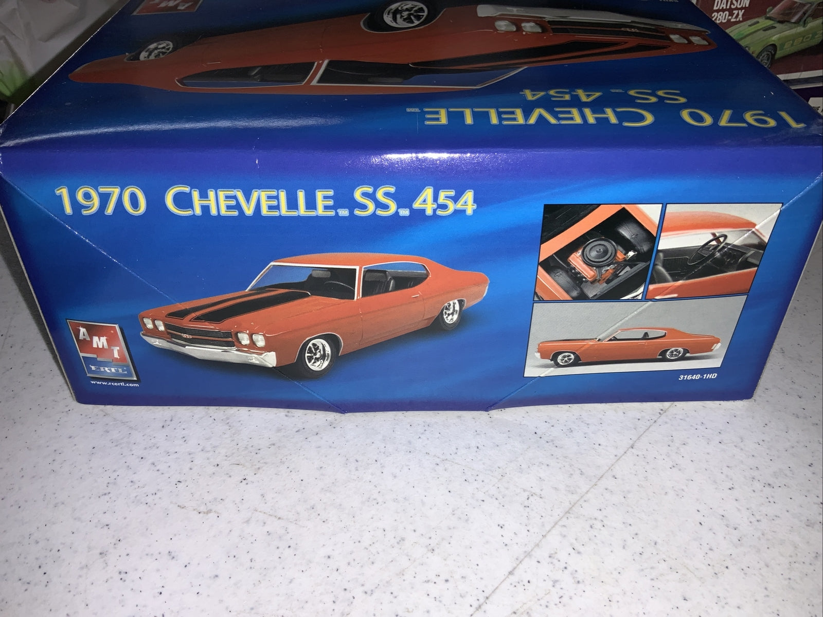 AMT ERTL 1:25 Scale Model Kit - 1970 Chevy Chevelle SS454 -2