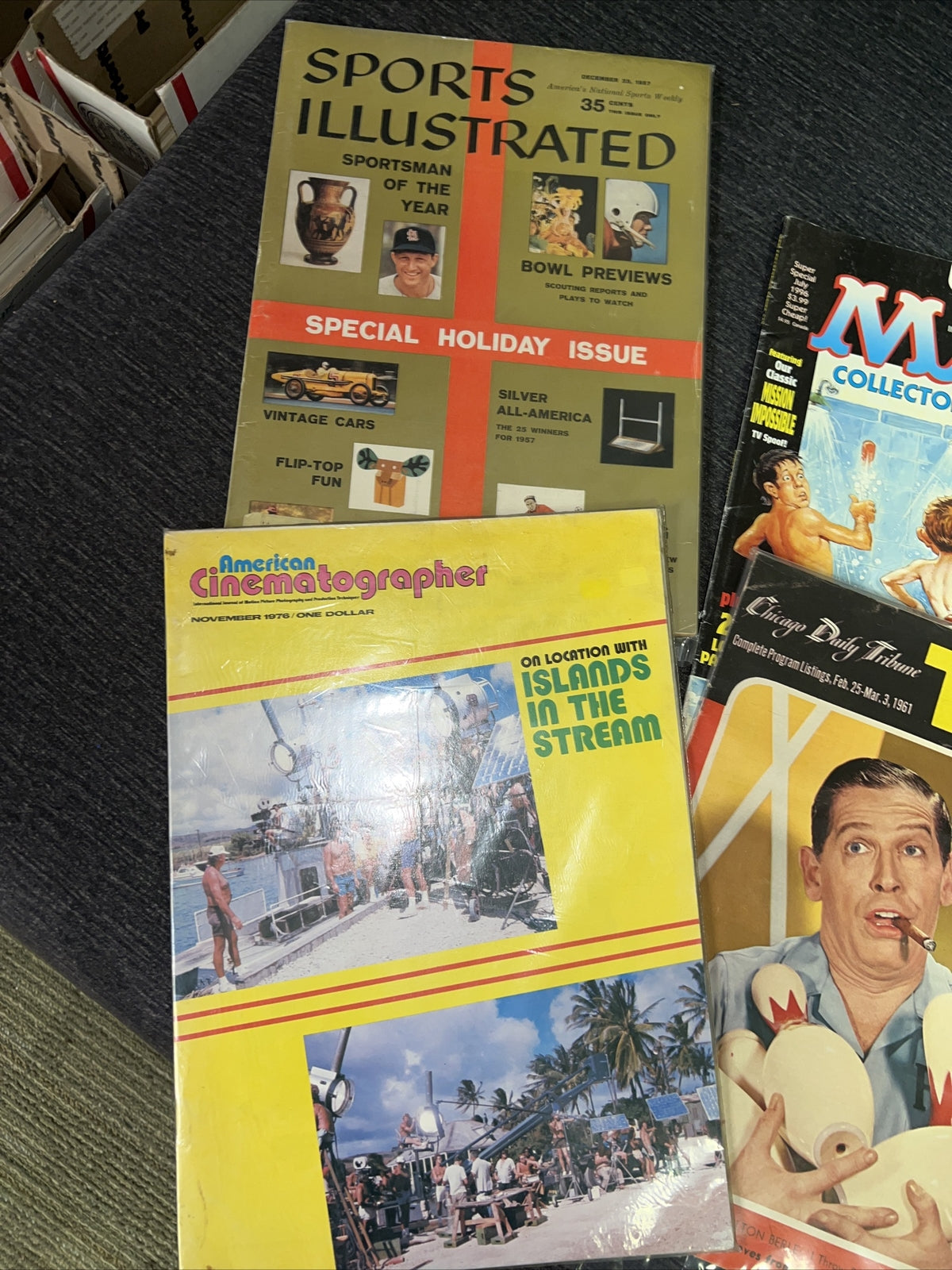 Lot of 5 Vintage Magazines Sports Illustrated MAD Collector’s Chicago Daily etc.1