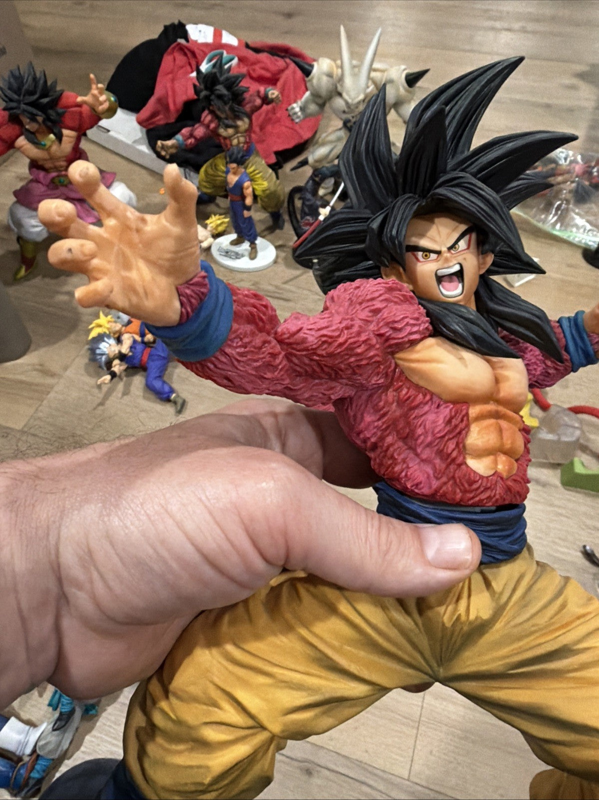 Dragon Ball GT (Super Saiyan 4 Goku), 28 cm Figure8