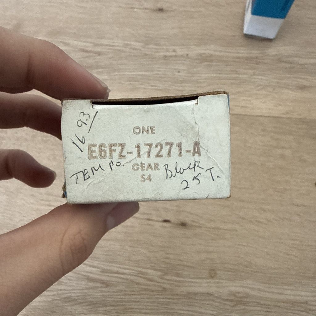 NOS Ford E6FZ-17271-A. Speedo Gear New Old Stock OEM0
