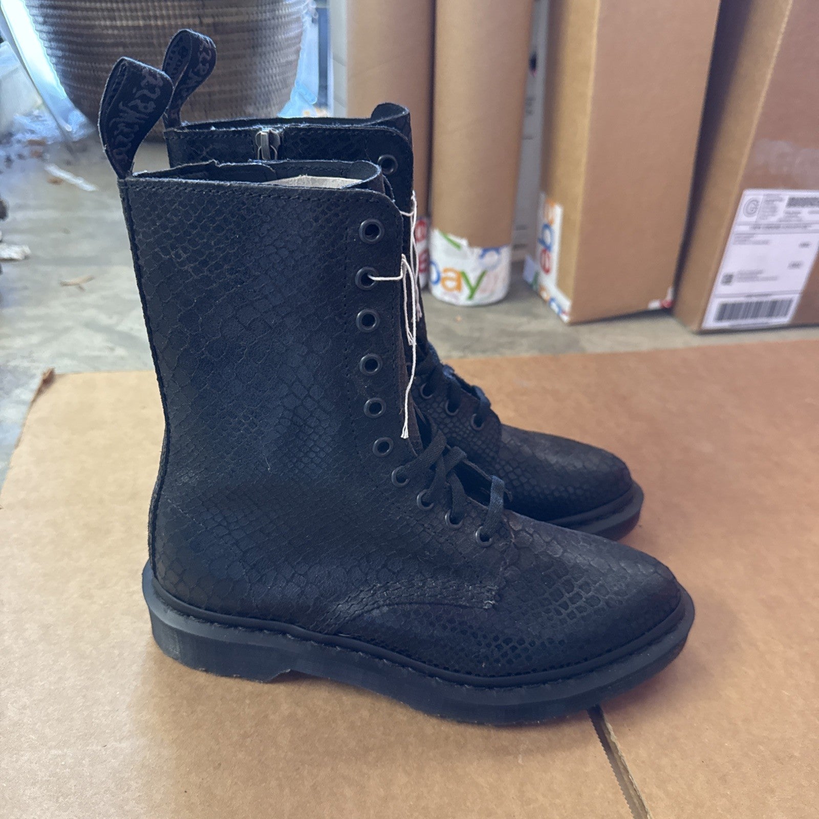 Dr. Martens Alix AW004 Black Pointy Toe  Zippered/Lace Snakeskin Pattern Size 74