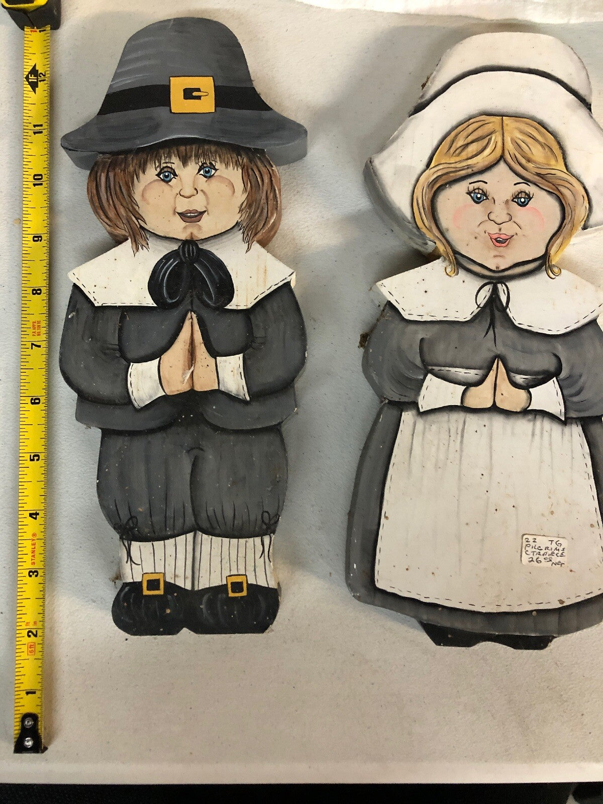 THANKSGIVING PILGRIM WOOD HANDPAINTED CENTERPIECE0