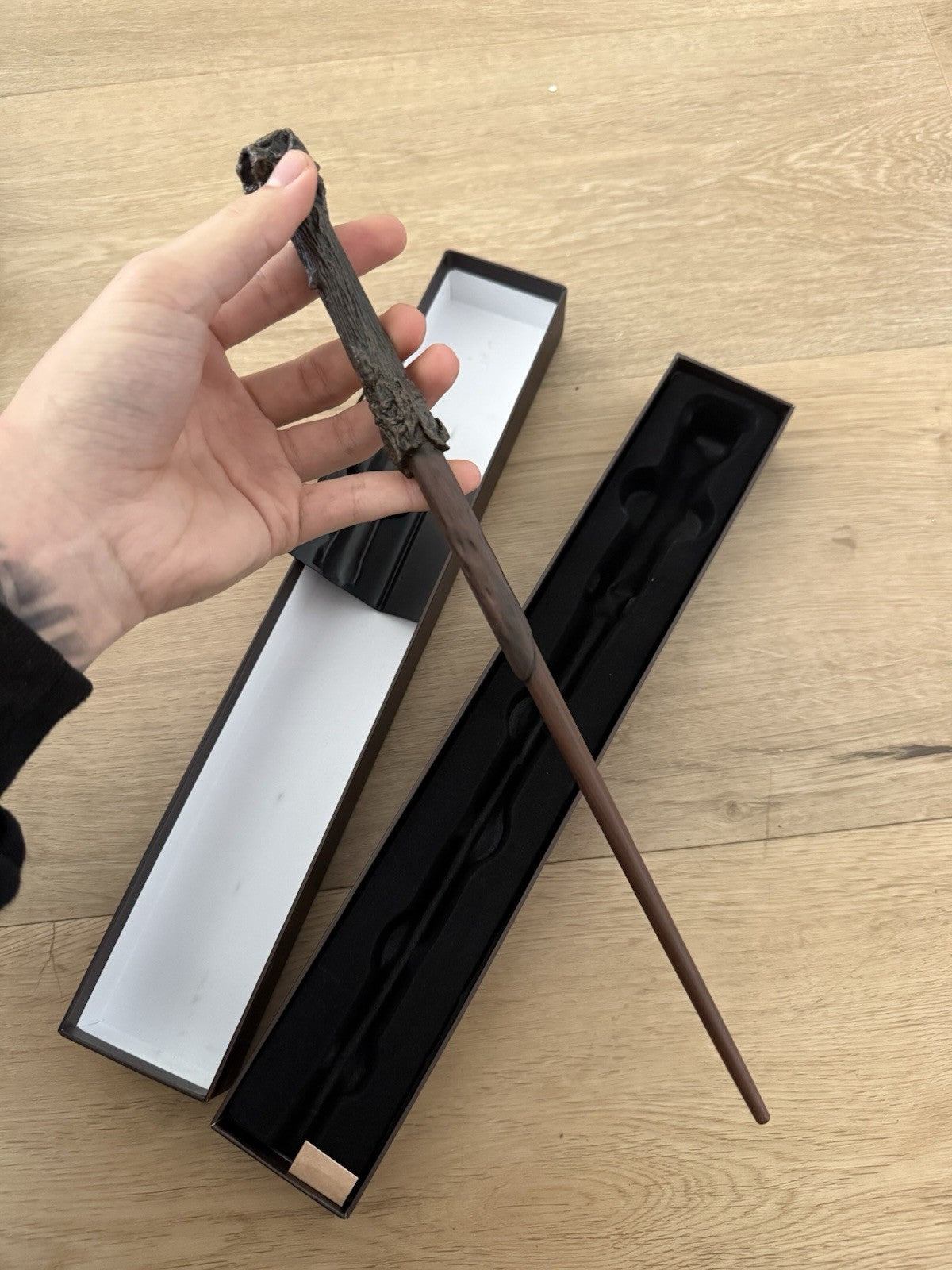 Harry Potter Wand Universal Studios Ollivianders Authentic 14”3