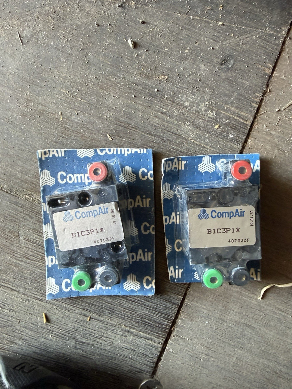 CompAir BIC3P1 Pneumatic MEM Flip-Flop Logic Control Valve - NEW Lot Of 21
