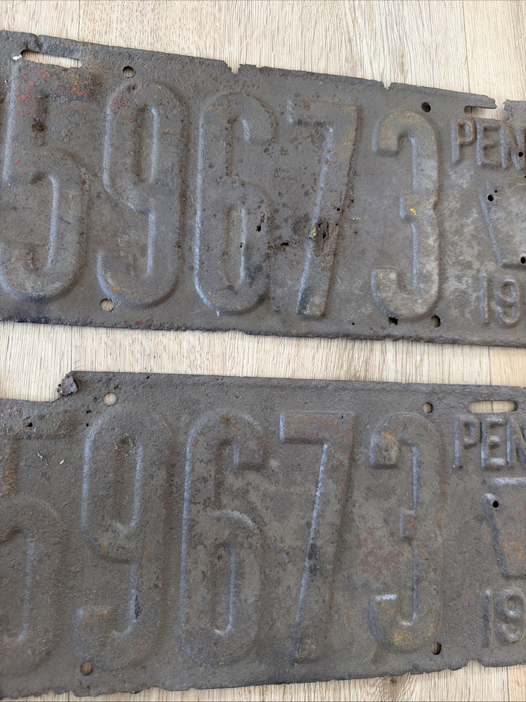 Nice Patina Pair of 2 1919 PA License Plates Pennsylvania Matching Set2
