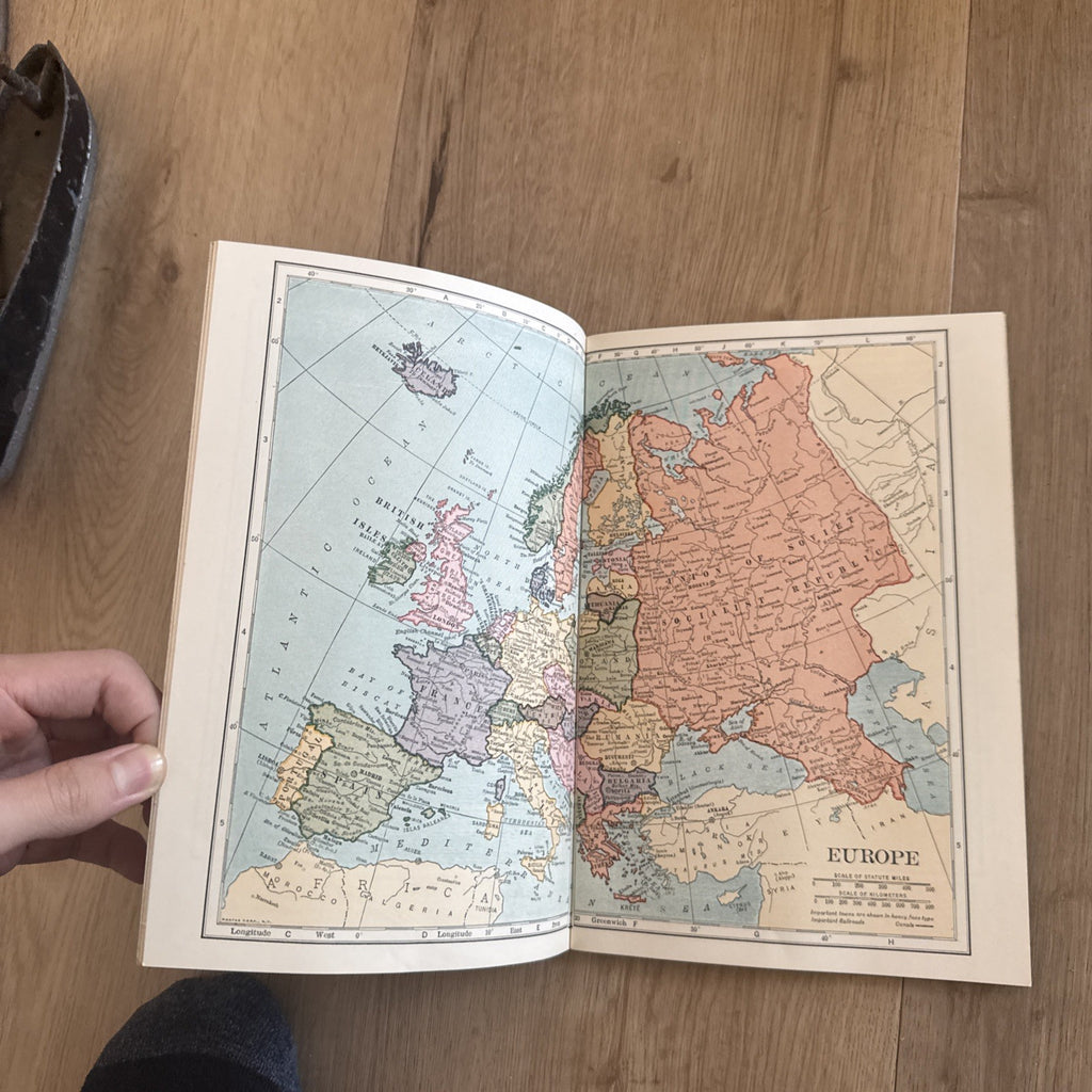 Vintage 1930s Shell Oil World Atlas Map Booklet Gas Station Advertising4