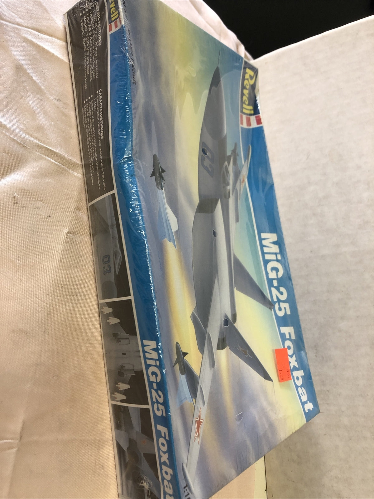 Revell MiG 25 Foxbat 1/100 Model Kit SEALED1
