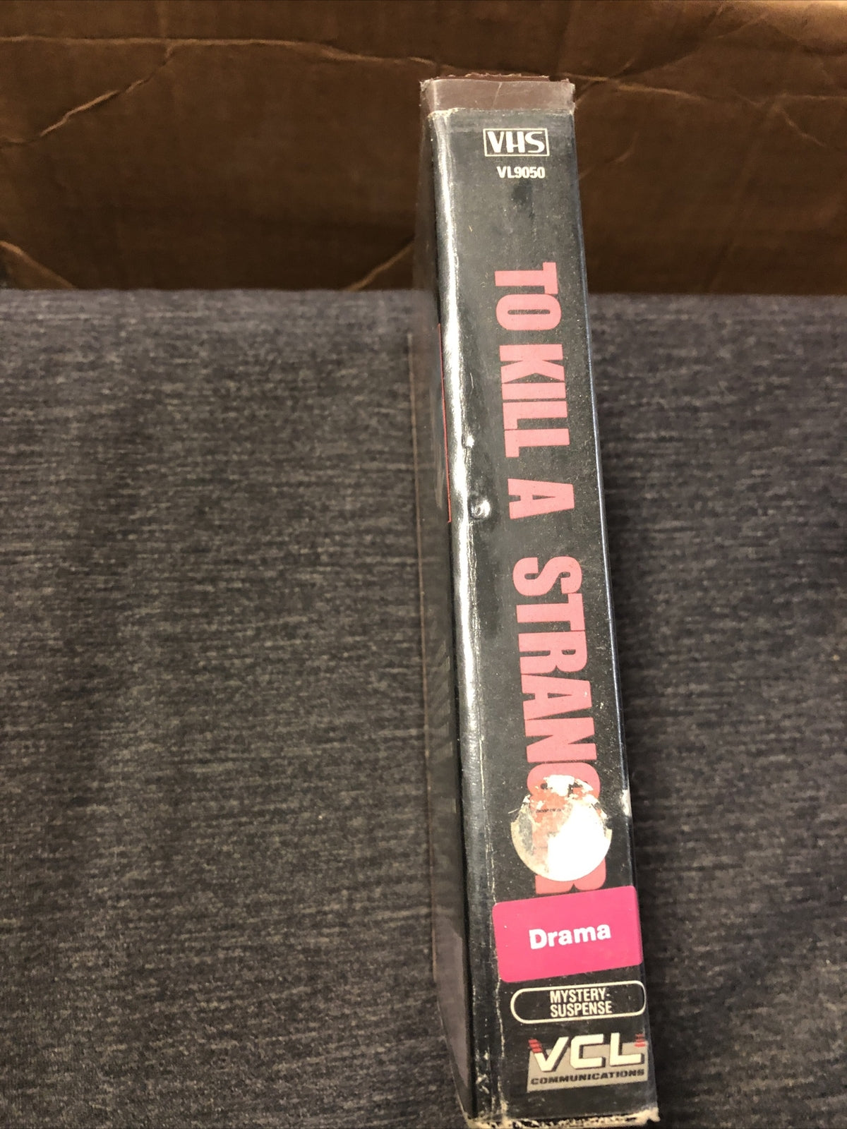 Thriller TO KILL A STRANGER VHS HORROR RARE *CUT BOX* Cult Classic1
