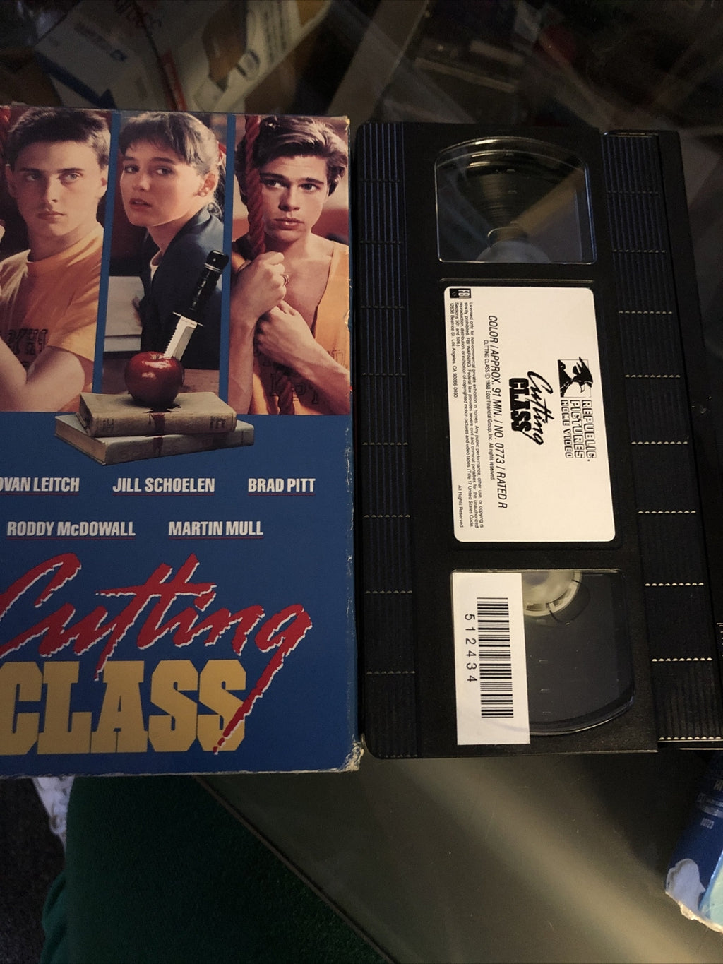 CUTTING CLASS, BRAD PITT, JILL SCHOELEN ,DONOVAN LEITCH, VHS , 19882