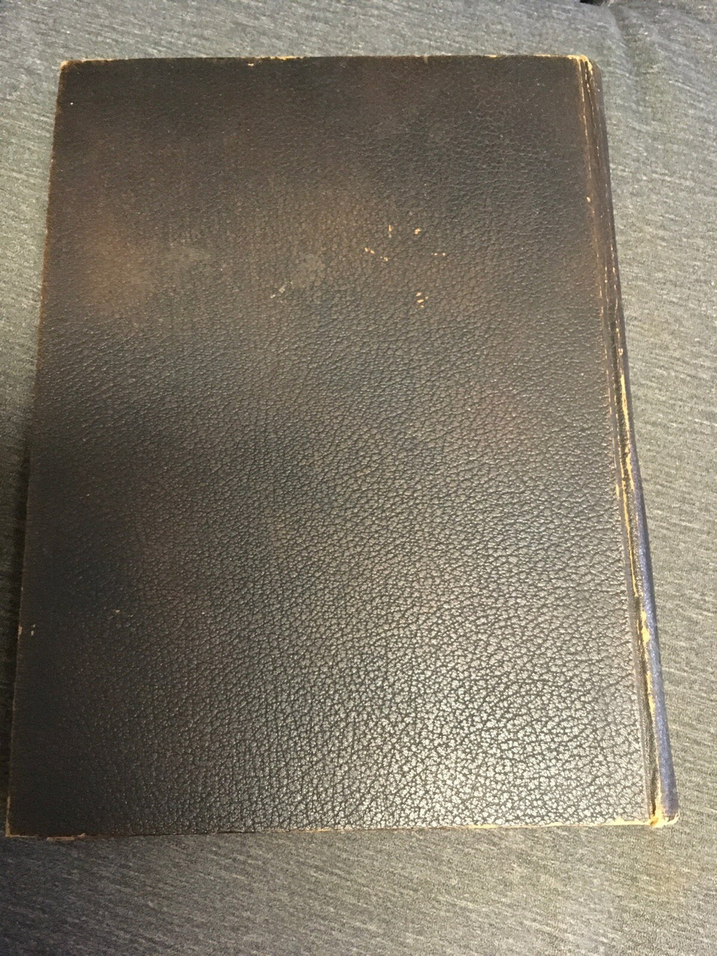 THE BADGER YEARBOOK 1924 (1923) UNIVERSITY OF WISCONSIN Volume 38 The Junio Clas3