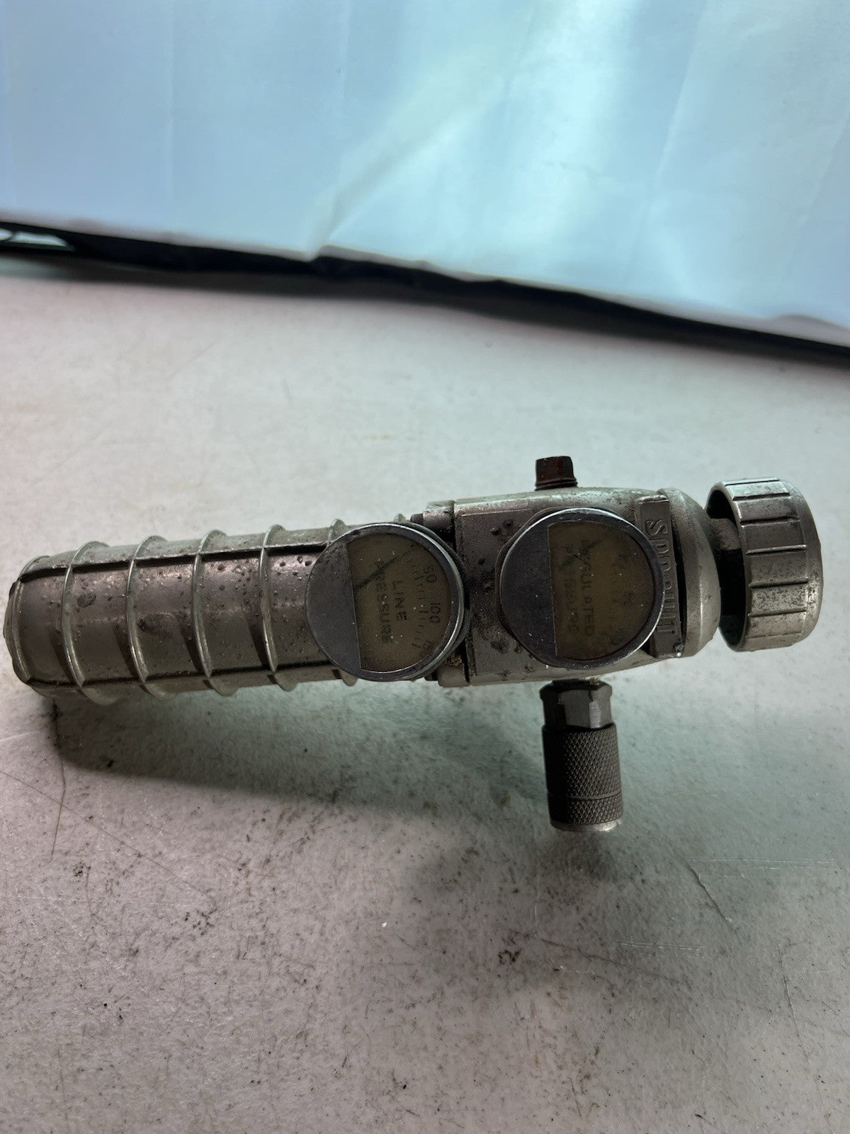 Vintage SprayIT Regulated Pressure Line Valve – Dual Gauge0
