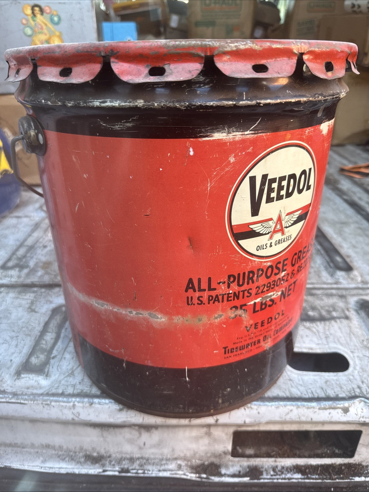Vintage Veedol Flying A multipurpose Gear  Lubricant Grease Oil Can 35 LBS.1