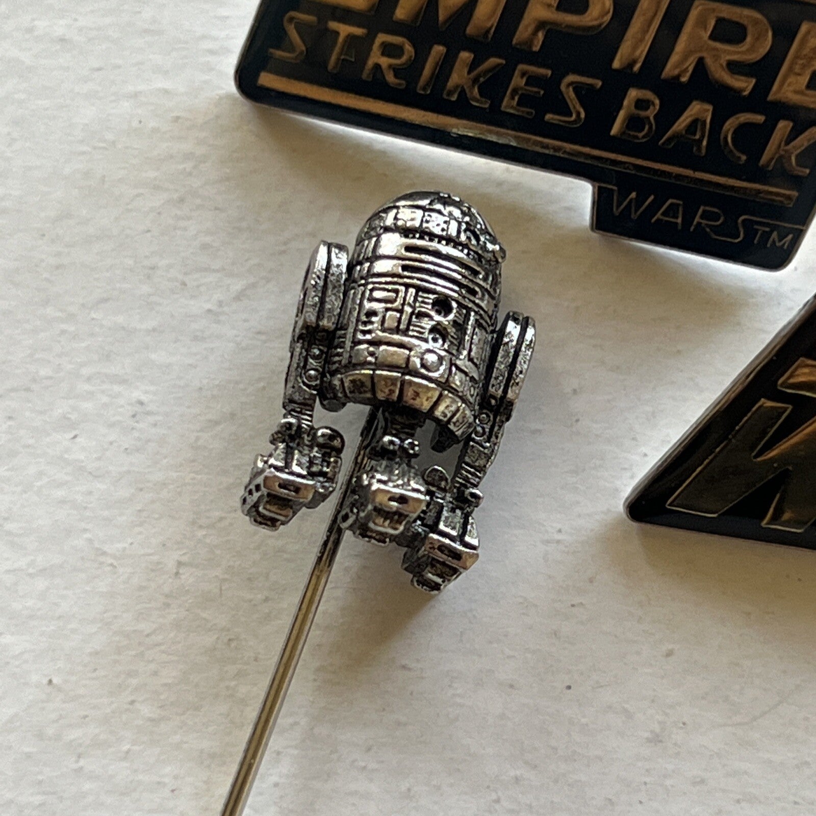 Vintage Star Wars 1987 Pins , Empire Strikes Back , STAR WARS , R2D23