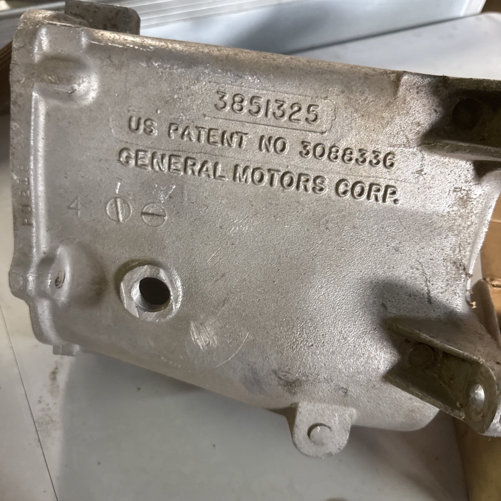 1963/65 Munice M-20 Cast 3851325 Transmission Parts OEM GM1