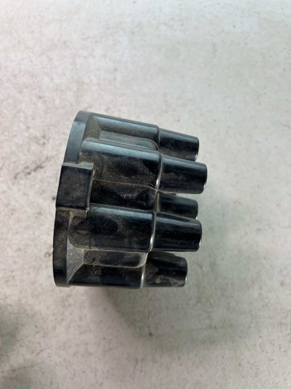 Vintage 8-Cylinder Distributor Cap – Black Bakelite Style4