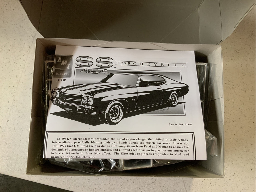 AMT ERTL 1:25 Scale Model Kit - 1970 Chevy Chevelle SS454 -3