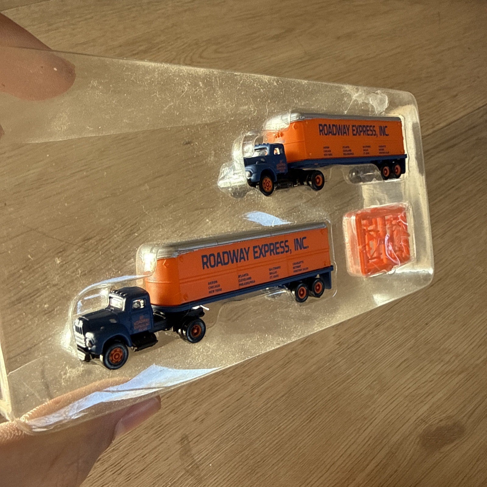 Vintage Micro Machines Roadway International Harvester R-190 Set of 23