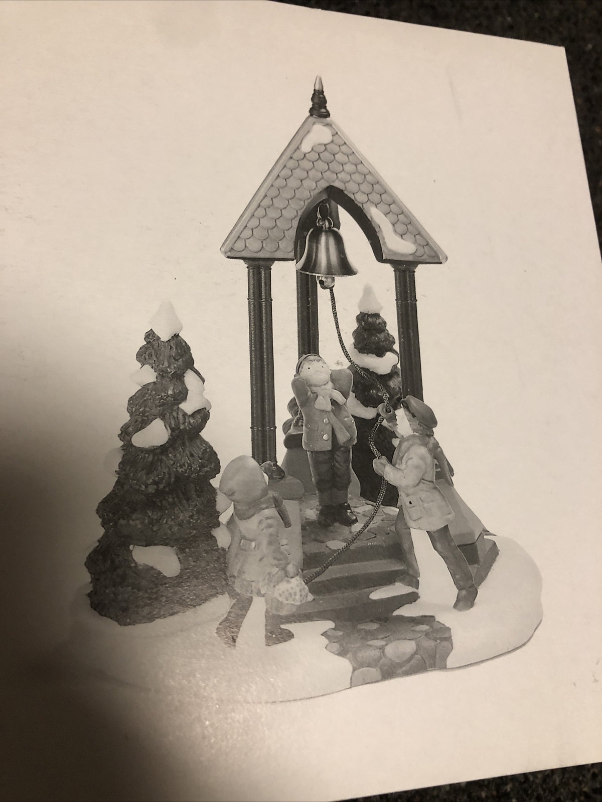Dept. 56 Heritage Village "CHRISTMAS BELLS" 1996 EVENT PIECE  #98711 With Box2