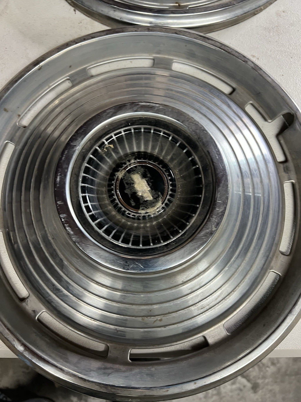 Set of 4 Vintage Chevrolet 14" Hubcaps – Mid 1960s Impala / Bel Air / Biscayne3