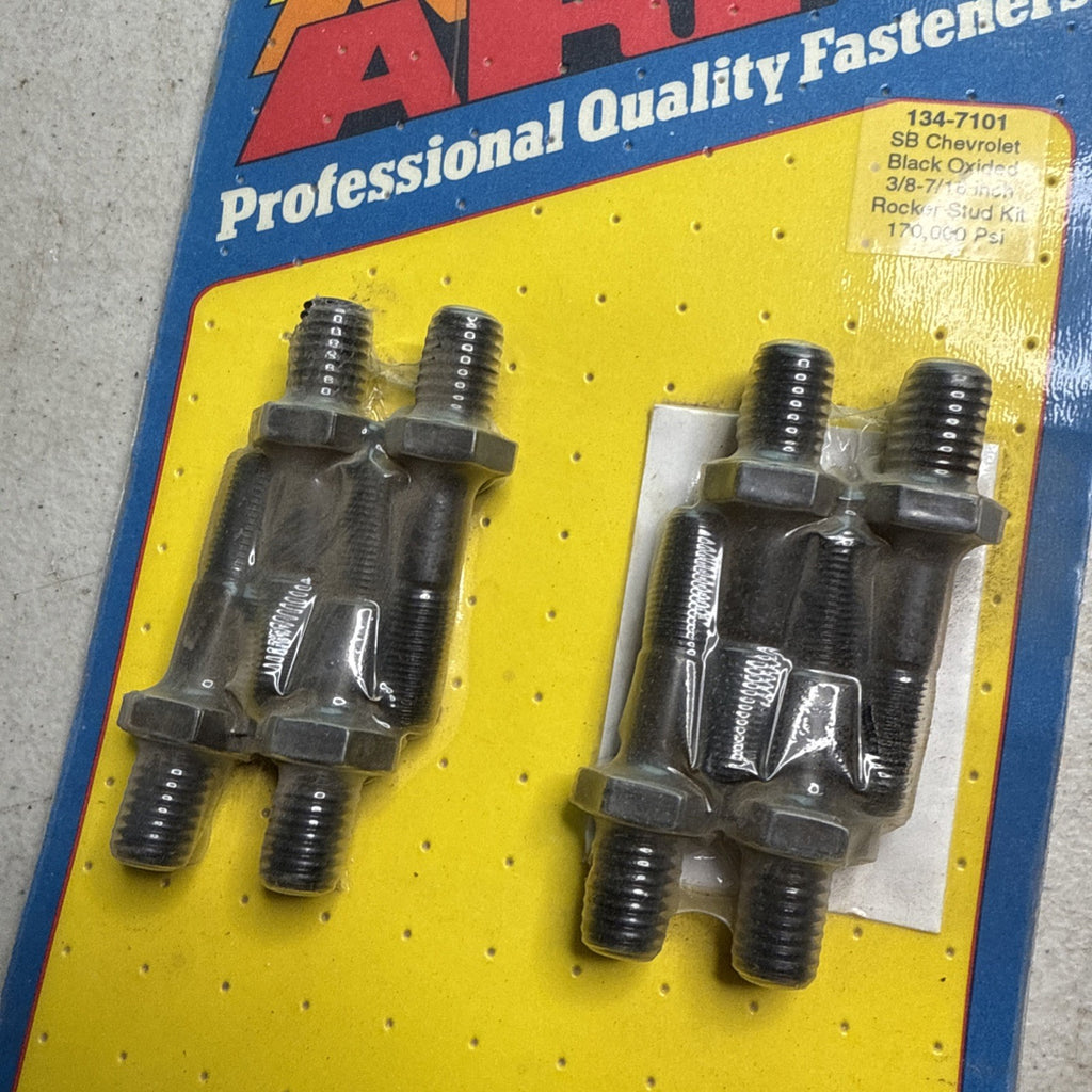 ARP 134-7101 Rocker Arm Stud Kit2