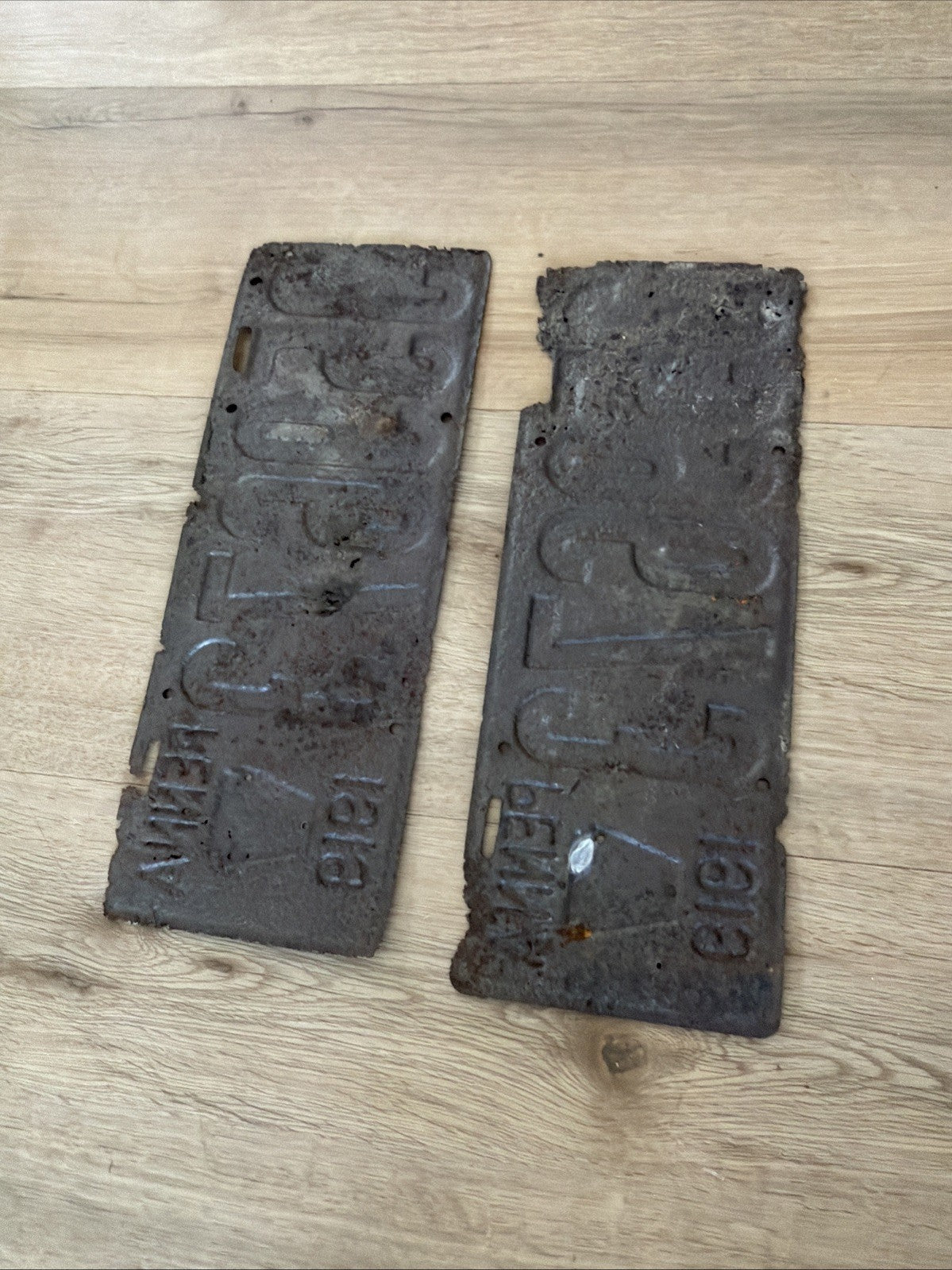 Nice Patina Pair of 2 1919 PA License Plates Pennsylvania Matching Set4