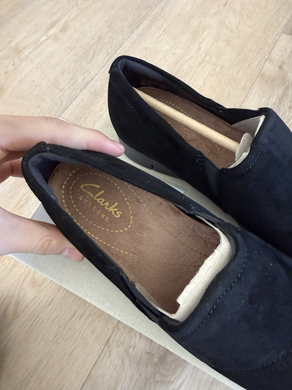 Clarks Daelyn Monarch Black Suede Slip on Casual Loafer Shoe Women's Size 6.5M6