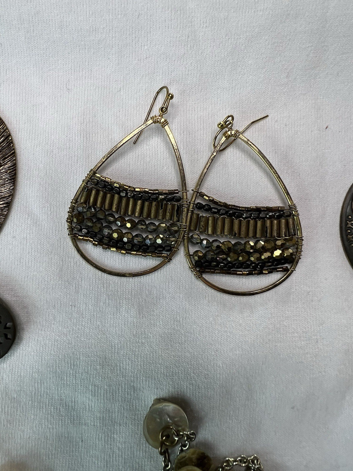 11 pc Jewelry Lot Vintage modern matching Earring sets & Necklaces2