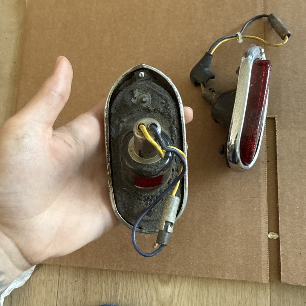 1940 Chevrolet Car Tail Light Assembly Pair Master Deluxe Special Glass Original3