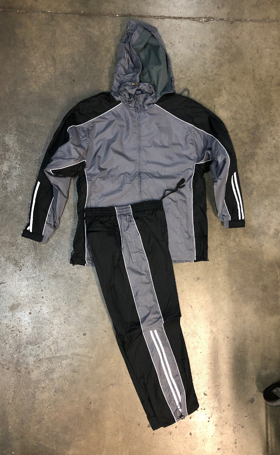90s Vintage Men's RNND Weathered Remove-able Hooded Jacket And Pants M0