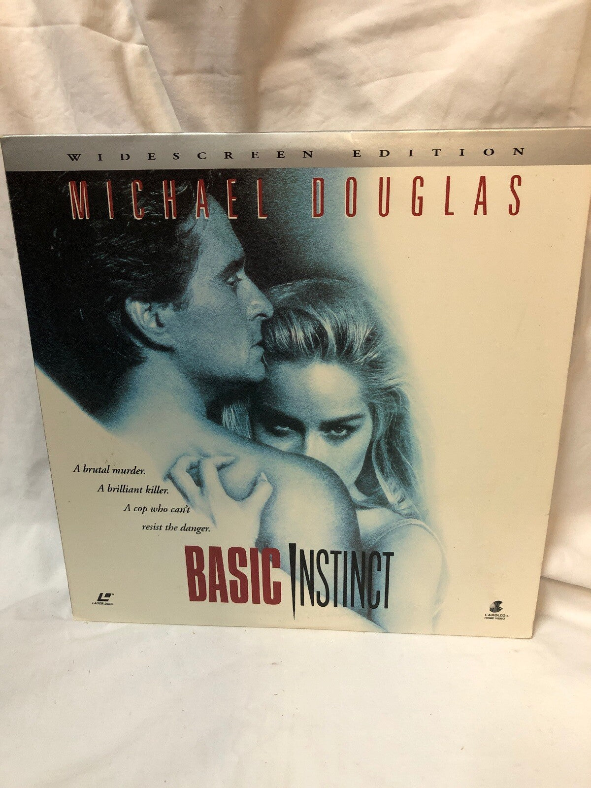 Basic instinct widescreen    laserdisc Michael Douglas LL69015WS0