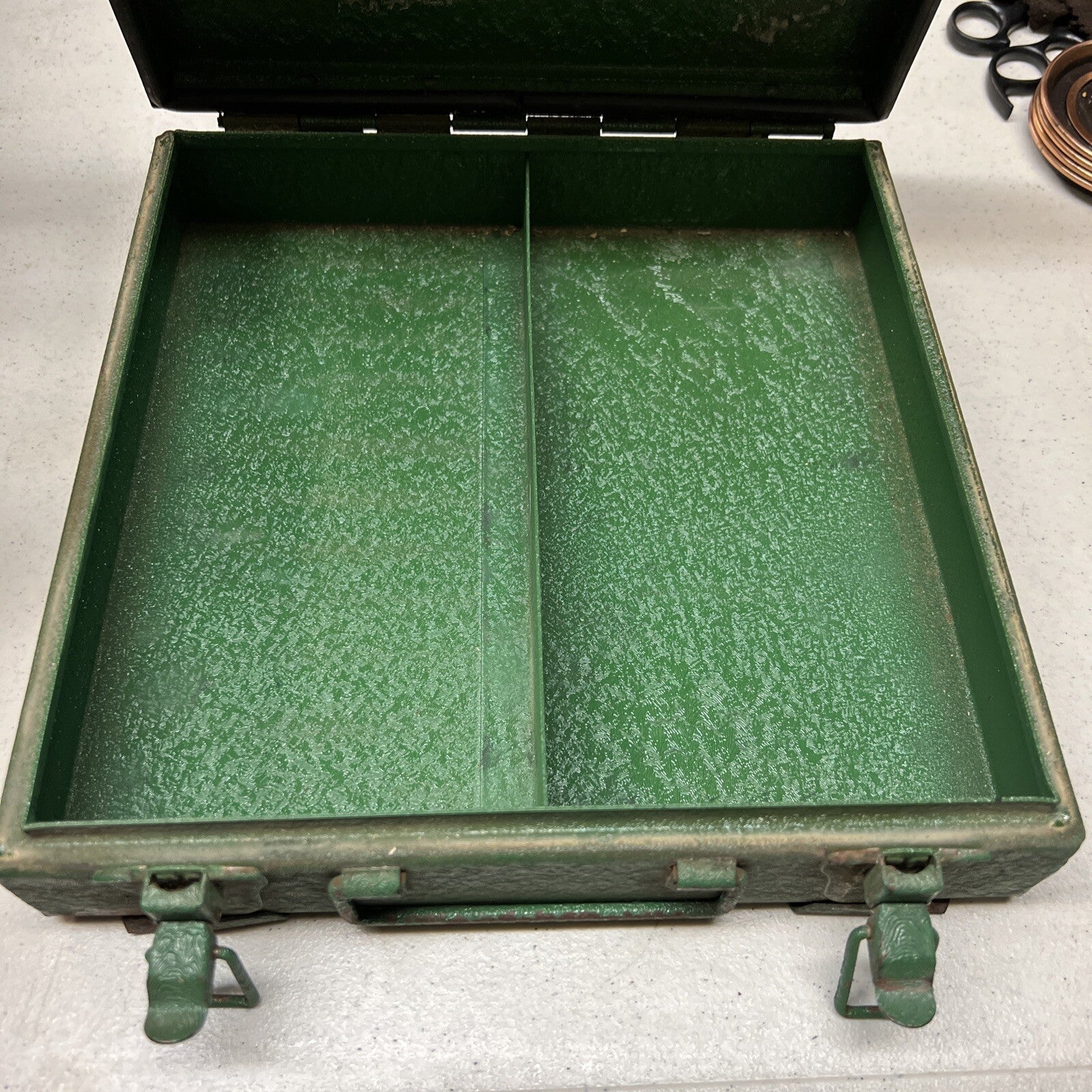Vintage LadE.D. Bullard & Co. First Aid Original green Metal Box NO CONTENTS2