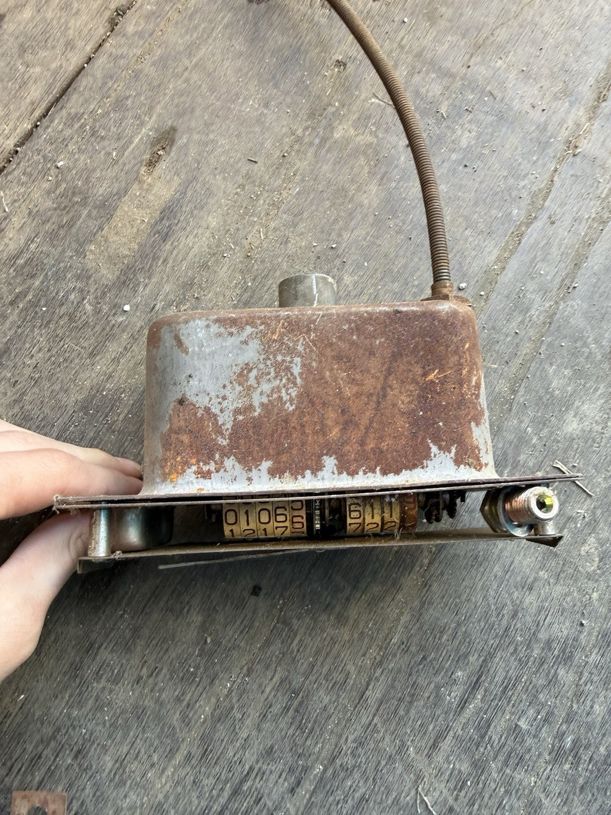 Vintage 1940s Vintage Ford Mechanical Speedometer1