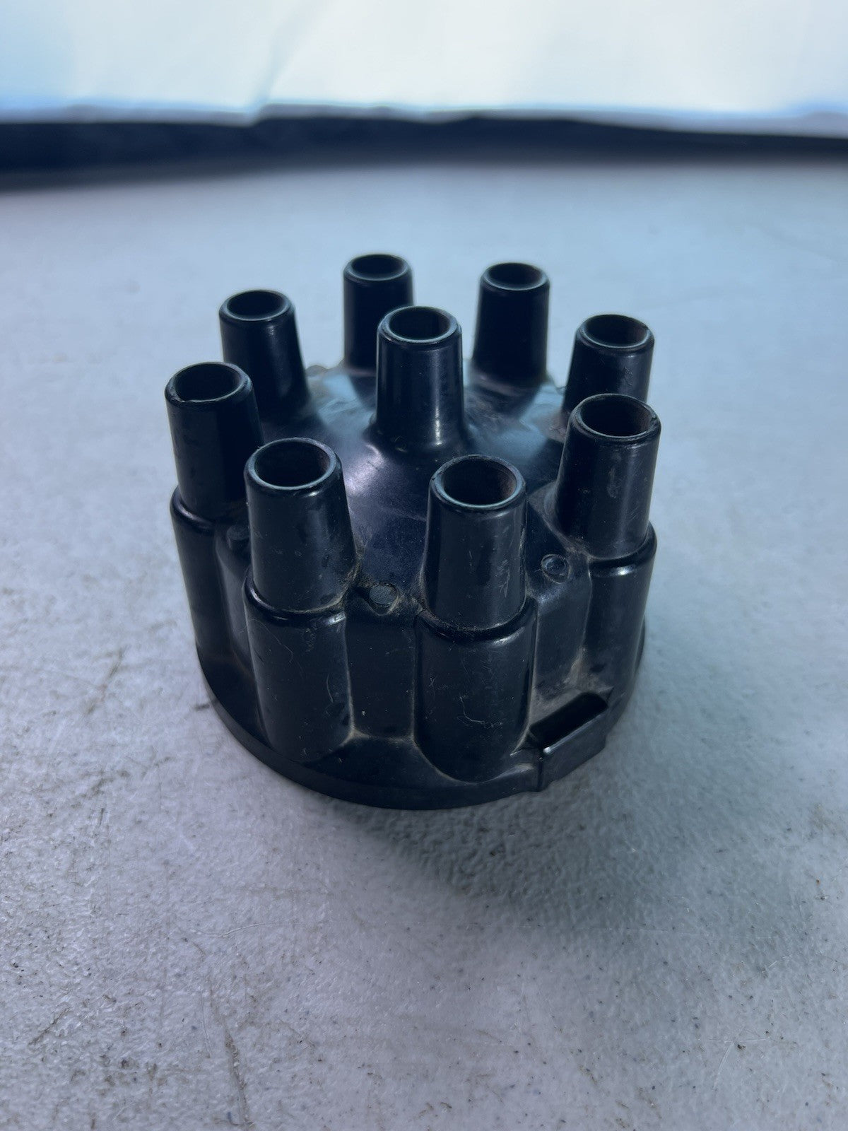 Vintage Lazorlite L12-7345 Distributor Cap – 8 Cylinder0