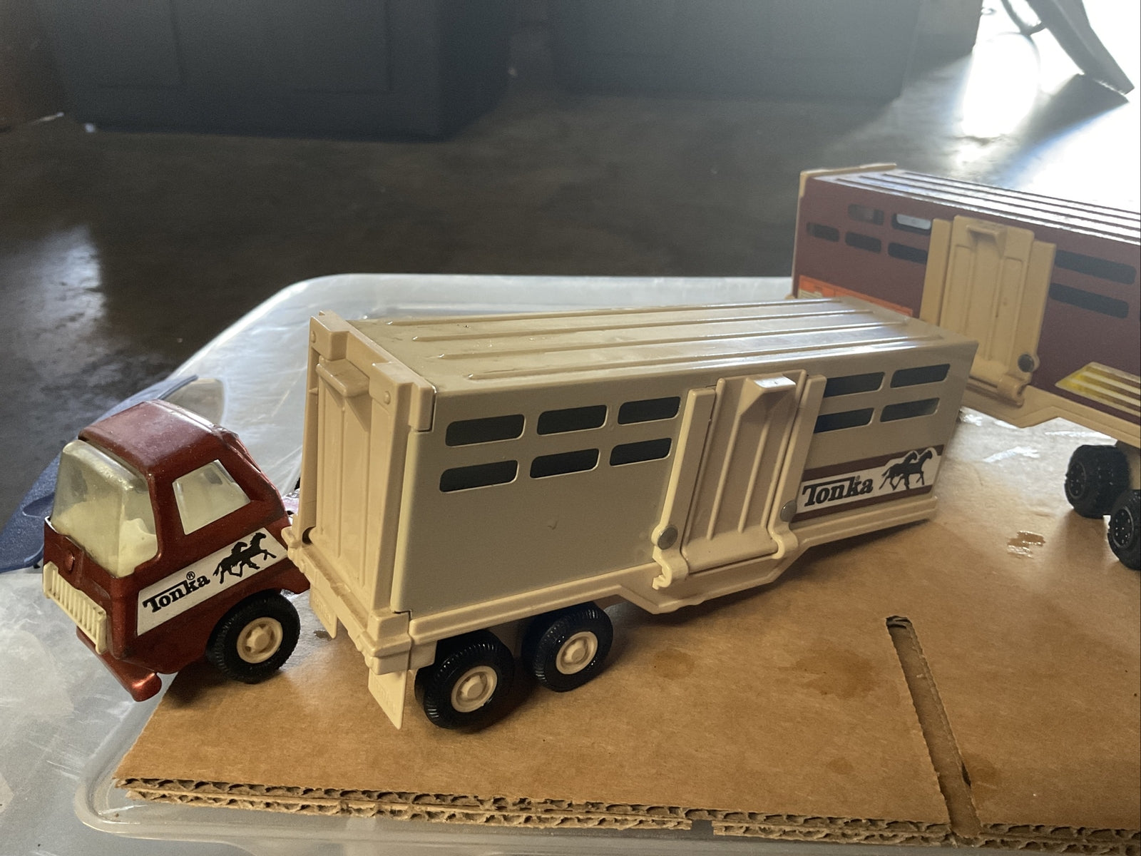 Vintage 70s Tonka Die-Cast Semi Truck Cab and Horse Trailer Lot3