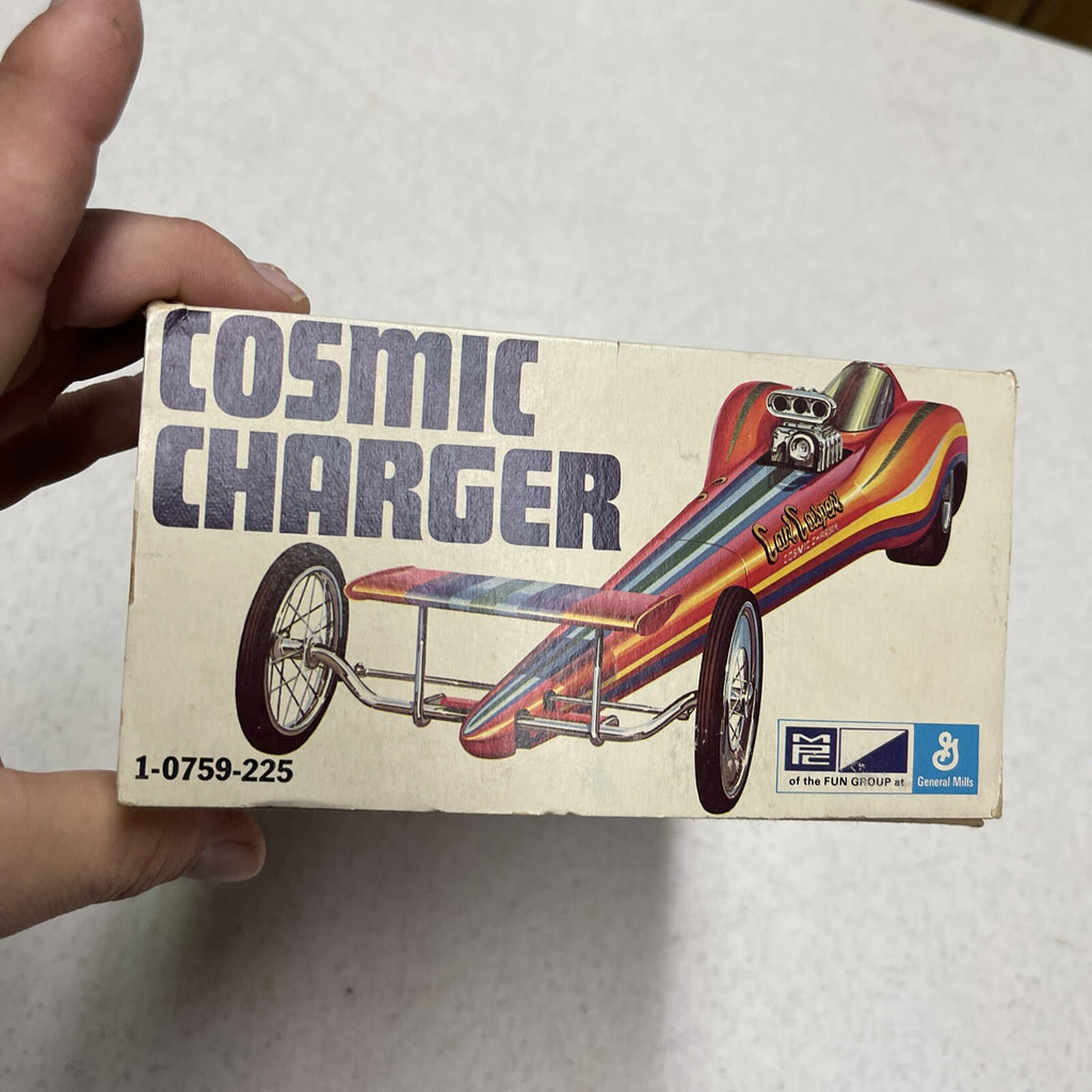 Original 1970s MPC COSMIC CHARGER CARL CASPER'S FUEL DRAGSTER 1/25 MODEL KIT4