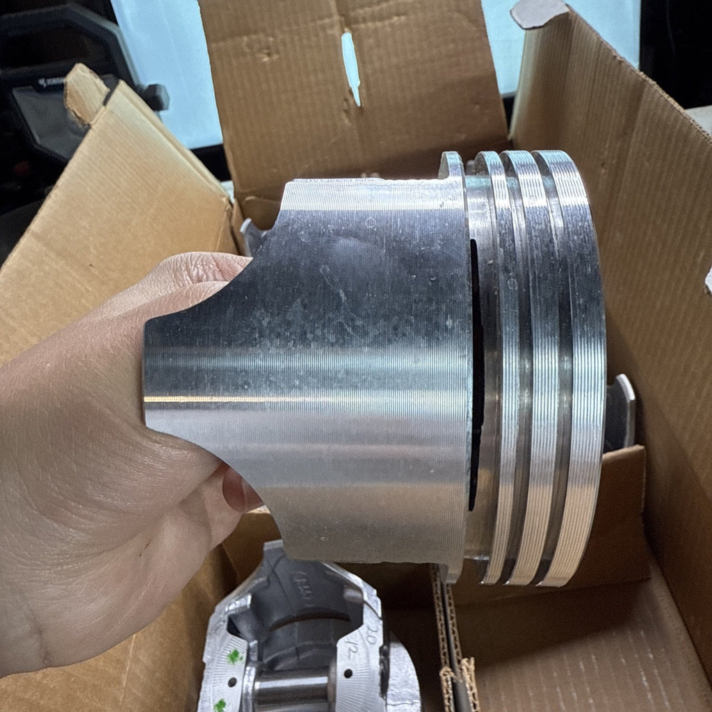 Badger Pistons P557-020 Diamond Turned 4.0200 Minimum Bore Size5