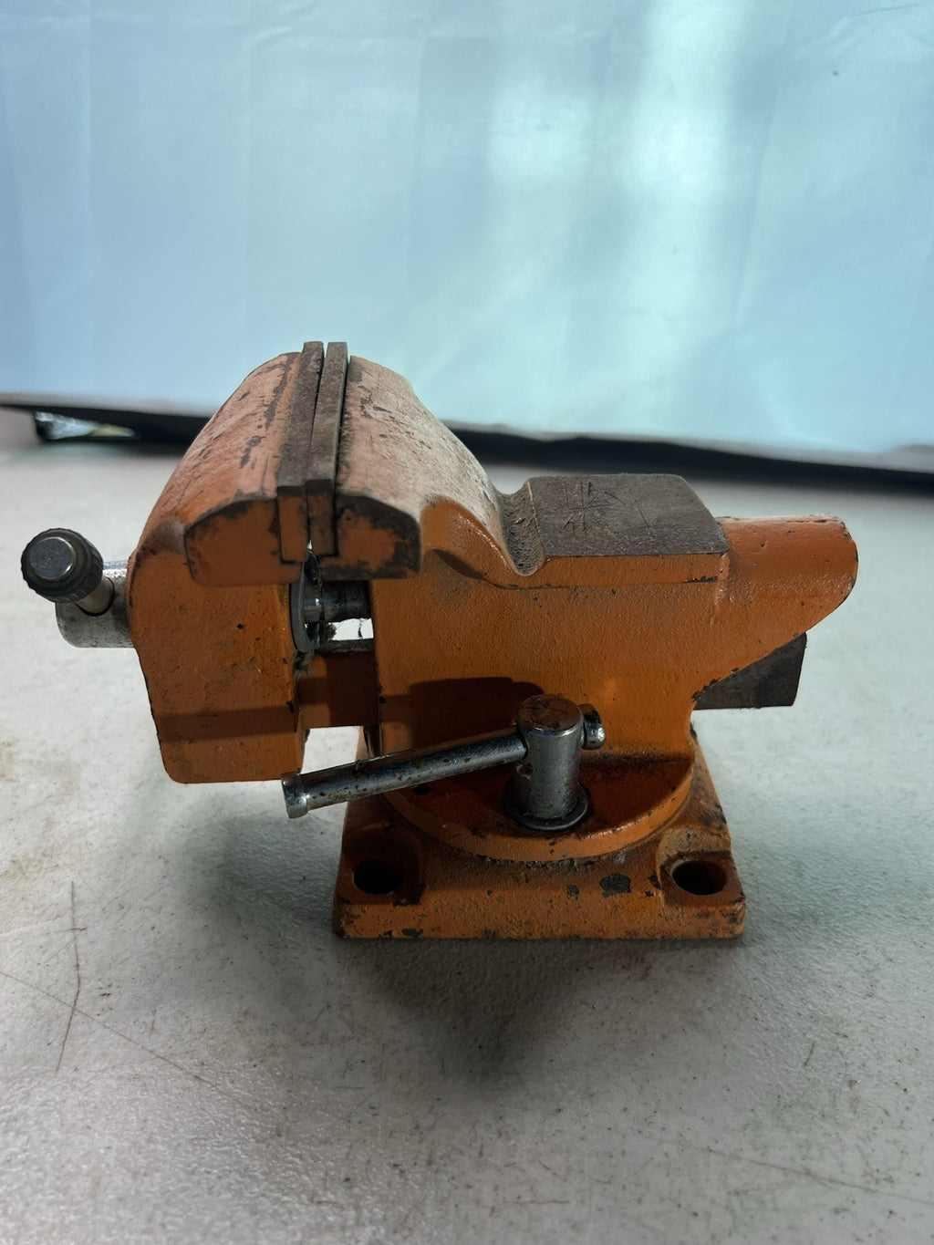 Vintage PONY 28530 Orange Swivel Bench Vise2