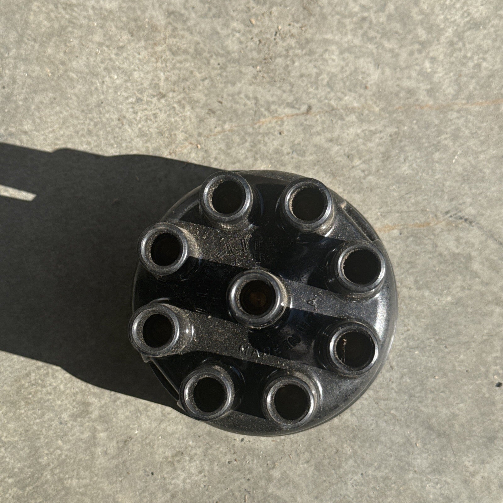 Autolite Distributor Cap 3-304 8-Cylinder Vintage0