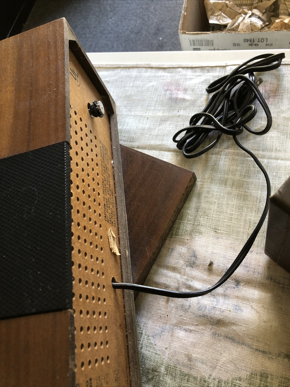 Vintage Panasonic Solid State Electric Radio4
